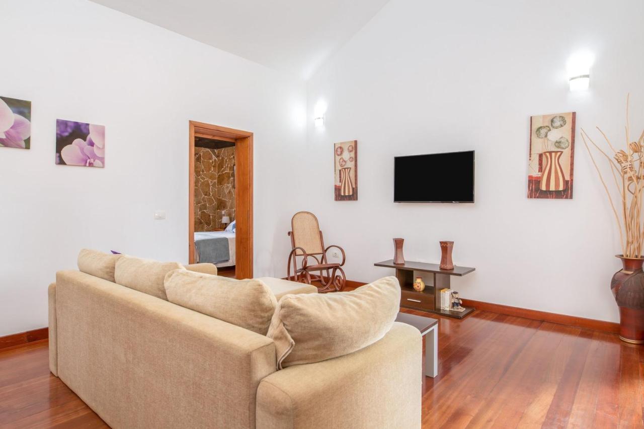 Casa Laura Villa La Ampuyenta Luaran gambar
